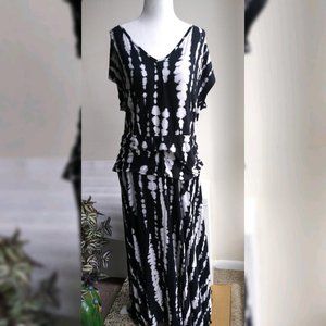 Torrid black cap sleeve tie-dye maxi dress